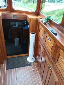 Deluxe romantic boat