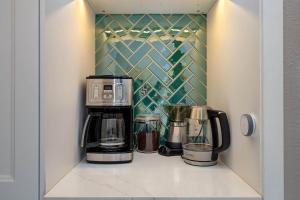 Cozy Modern 2-Bedroom Condo Between Vail and BC