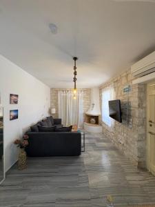 Casa Maximos