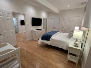 Southampton Village Near Ocean & Shops - Suite A