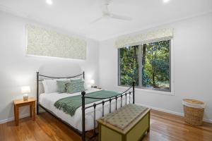 Quiet Ninderry Cottage with Peaceful Rural Outlook