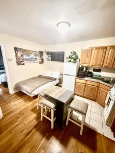 Escape to Spectacular Skyline 12Mints From NYCity