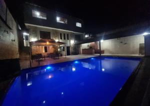 Casa com piscina e lazer em SBC SP
