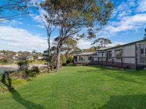 Oceanfront Beauty in Lilli Pilli