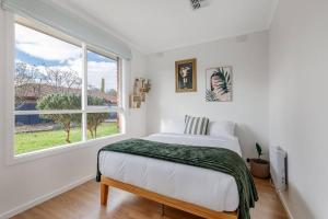 Werribee Breeze - Carefree Stays near River & Dining