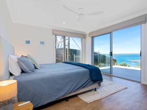 Garden Bay Coastal Retreat