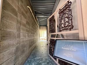 Kumano Casa Just a 4-minute walk from Kii-Tanabe Station, your private, fully detached rental house on a tranquil property is the perfect base for exploring Tanabe City and Shirahama, from the gateway to the Kumano Kodo!