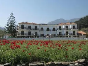 Hotel Apartment Agios Konstantinos - Valeontádes