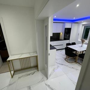 Villas For travelers looking for a beach : photos des chambres