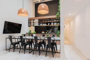 MOT Villa Teodoro Garcia 2100 - 6 Bd Embassies Zone