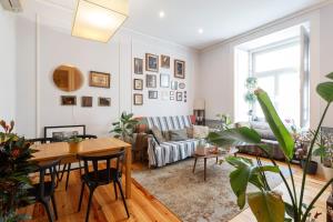 Stay Central at São Julião 23