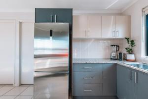 Inner City New Farm 3-Bed Townhouse with Yard