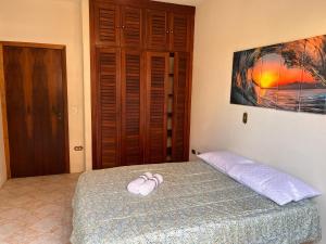 Brisa Suítes Itaguá com Ar Condicionado e Frigobar