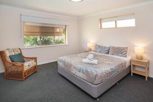 Just Beachy- Large secure backyard