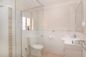 Just Beachy- Large secure backyard