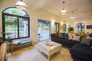 Tillomina Assagao Large Pool & Garden