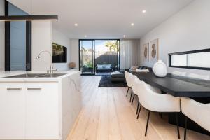 The Executive in Caulfield South