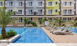 Condo unit near Mactan Airport with Pool, Gym, Free WiFi, and Netflix