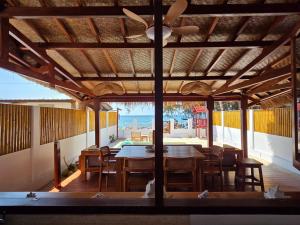 Annas Beach House - luxury private beachfront villa