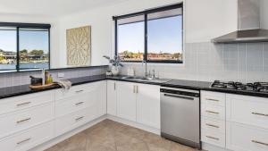 Ocean Starr - Glorious views of the Clarence