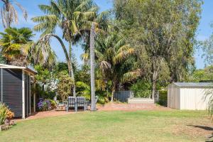 Beach Retreat on Kent- Bikes, Large Backyard, Gas BBQ