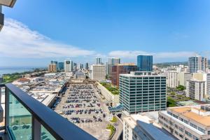 Ala Moana Hotel Sleeps 4 near beach