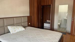 Cozy 2BR Apt Puncak Dharmahusada 70m2