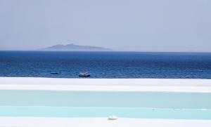 Blue Waves Suites & Apartments Santorini Greece