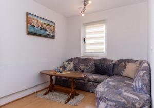 Apartments Kastilac near the beach