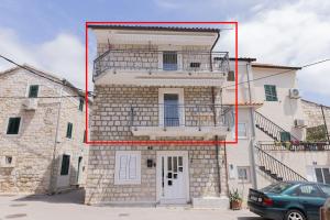 Apartments Kastilac near the beach