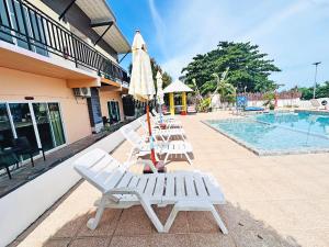 Anyavee Chom By The Sea