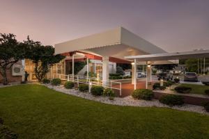 Howard Johnson by Wyndham Albany