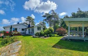 Amazing Home In Höviksnäs With Wifi