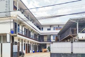 Urbanview Hotel Syariah at Waskita Residence Telanaipura