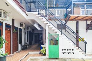 Urbanview Hotel Syariah at Waskita Residence Telanaipura