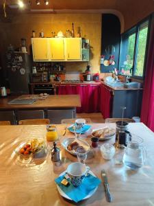 Maisons de vacances Maison d-artiste atypique en bordure de foret : photos des chambres