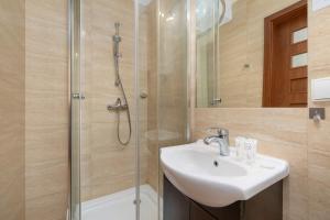 Cosy Studio Strzelców Podhalańskich 40 in Kościelisko with View of the Mountain by Noclegi Renters