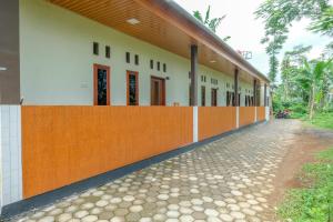 RedDoorz near Wisata Kalianget Wonosobo