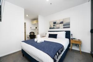 Luxury 1BR Apt with Lake Views in Belconnen - Hosted by Canstay