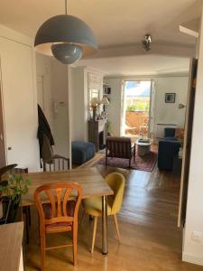 Appartements Apartment with balcony in the 18th : photos des chambres