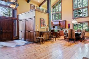 RMR: Sundance Ski Lodge in Teton Village