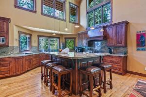 RMR: Sundance Ski Lodge in Teton Village