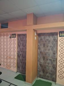 Hotel runway rest