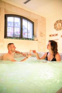 Domaine du lion rouge Piscine et Spa