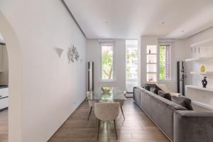 iFlat Sleek & Sunlit Apartment near the Vatican