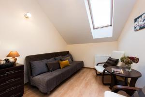 Vanilla 1, 2bdr 2bth 5min to Main Square