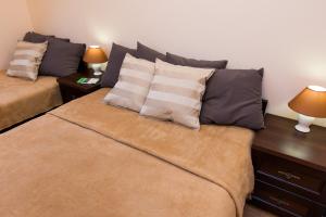 Vanilla 1, 2bdr 2bth 5min to Main Square