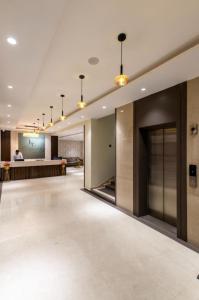 Hotel Kingsway Continental , Raipur