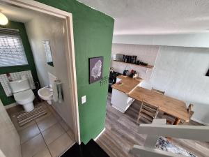 Whales Drift Beach Apartment