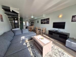 Whales Drift Beach Apartment